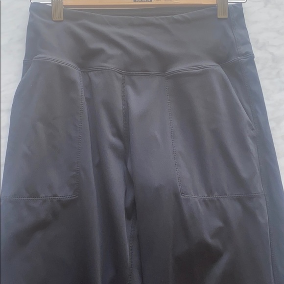 Black joggers with pockets, elastic ankles - Picture 3 of 3